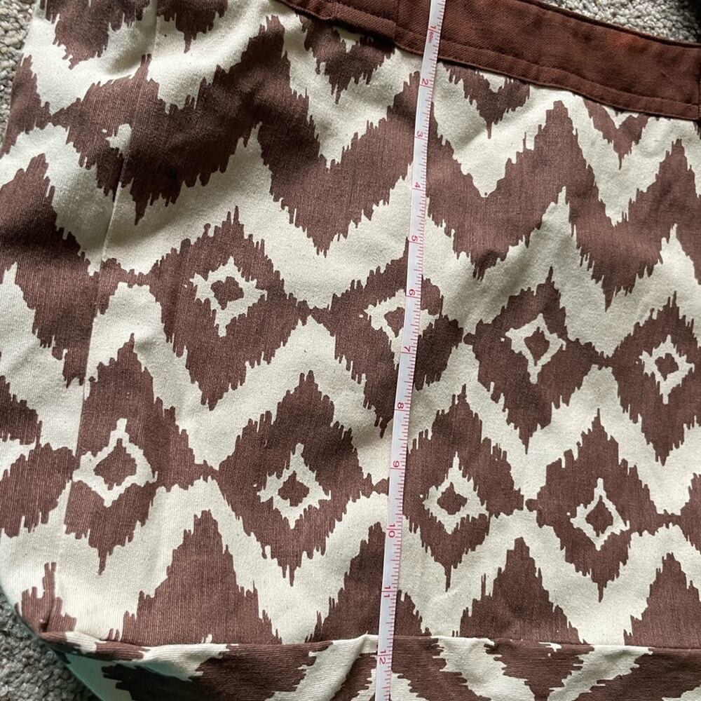 Jurassic world X Accompany Geometric Distressed Tote Universal Studios Fandom - Picture 4 of 6